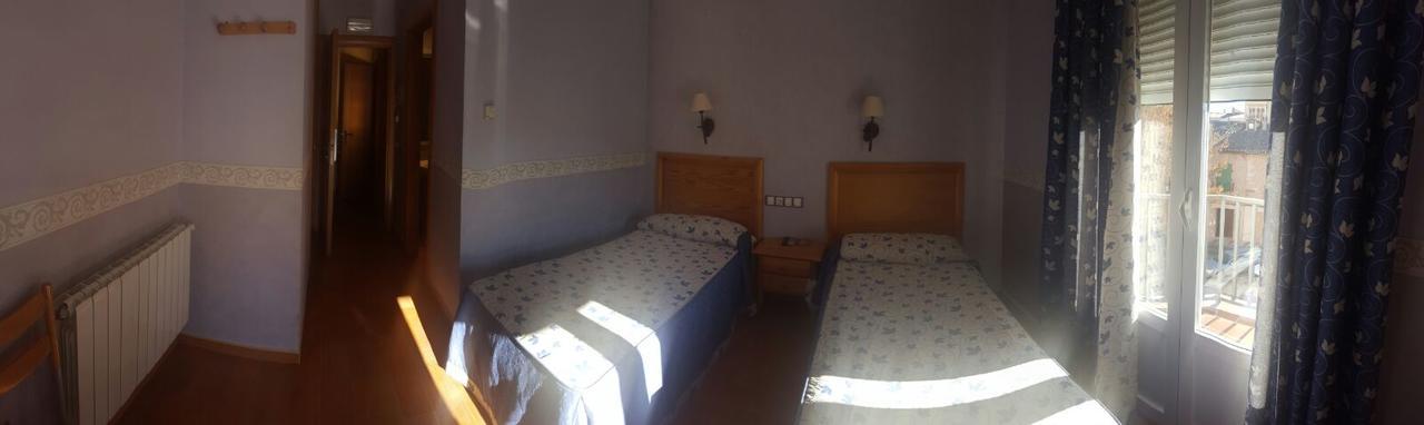 Hostal Restaurante San Juan Молина-де-Арагон Экстерьер фото